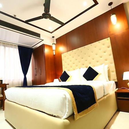 Sanca International Hotel In Patel Nagar Delhi New Delhi Bagian luar foto
