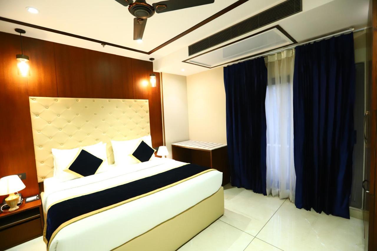 Sanca International Hotel In Patel Nagar Delhi New Delhi Bagian luar foto