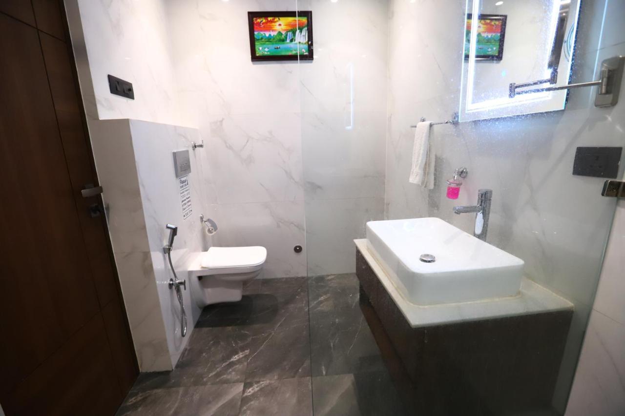 Sanca International Hotel In Patel Nagar Delhi New Delhi Bagian luar foto