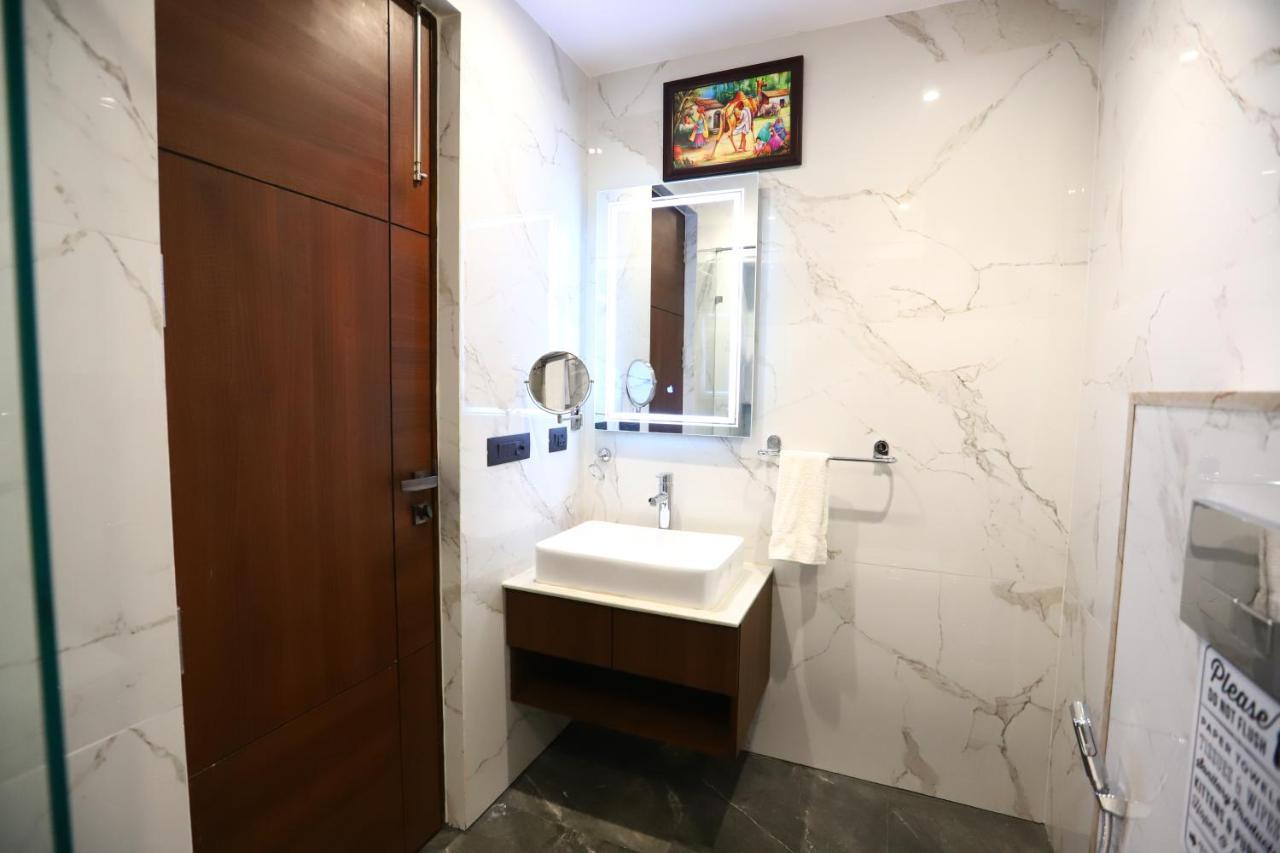 Sanca International Hotel In Patel Nagar Delhi New Delhi Bagian luar foto