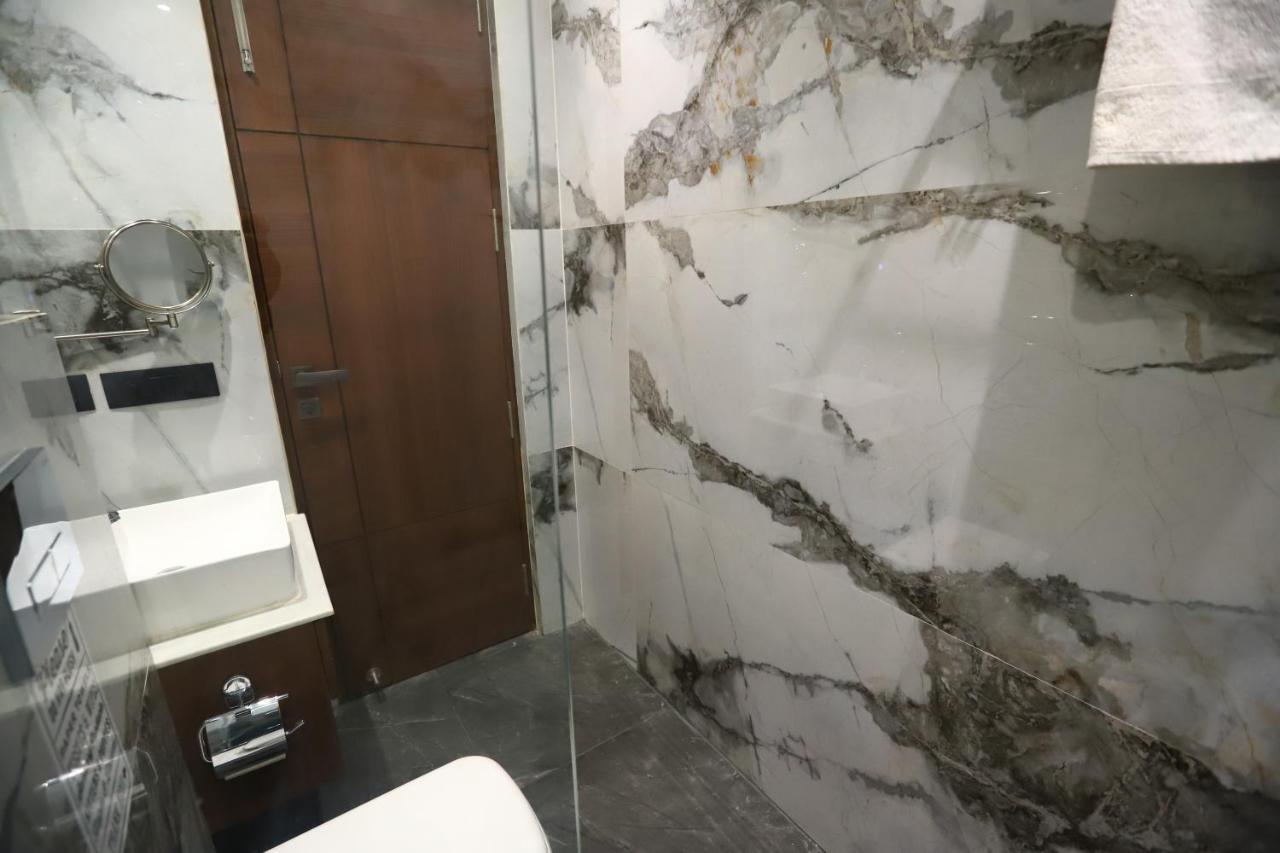 Sanca International Hotel In Patel Nagar Delhi New Delhi Bagian luar foto