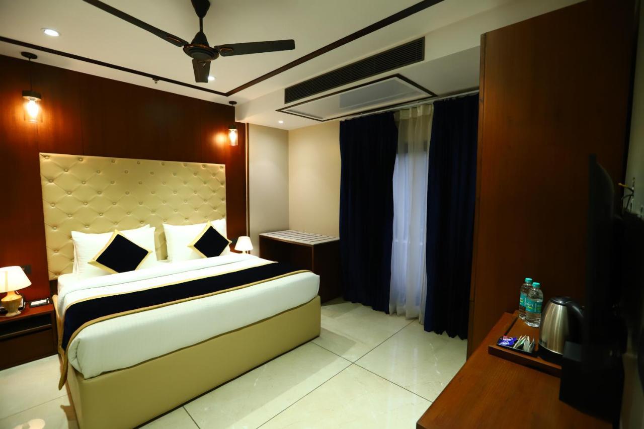 Sanca International Hotel In Patel Nagar Delhi New Delhi Bagian luar foto