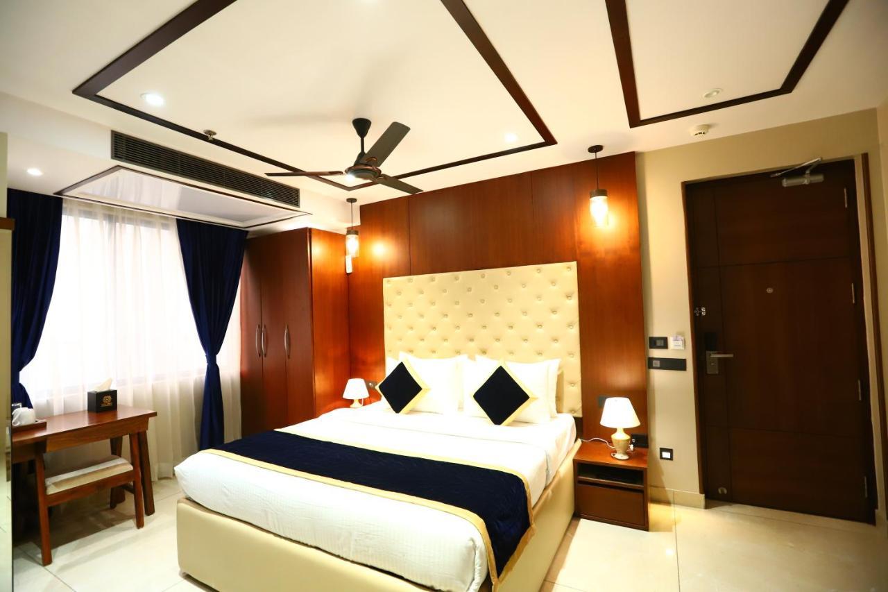 Sanca International Hotel In Patel Nagar Delhi New Delhi Bagian luar foto