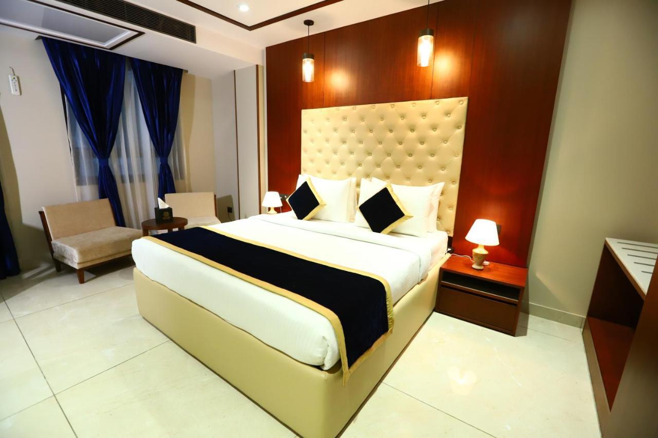 Sanca International Hotel In Patel Nagar Delhi New Delhi Bagian luar foto