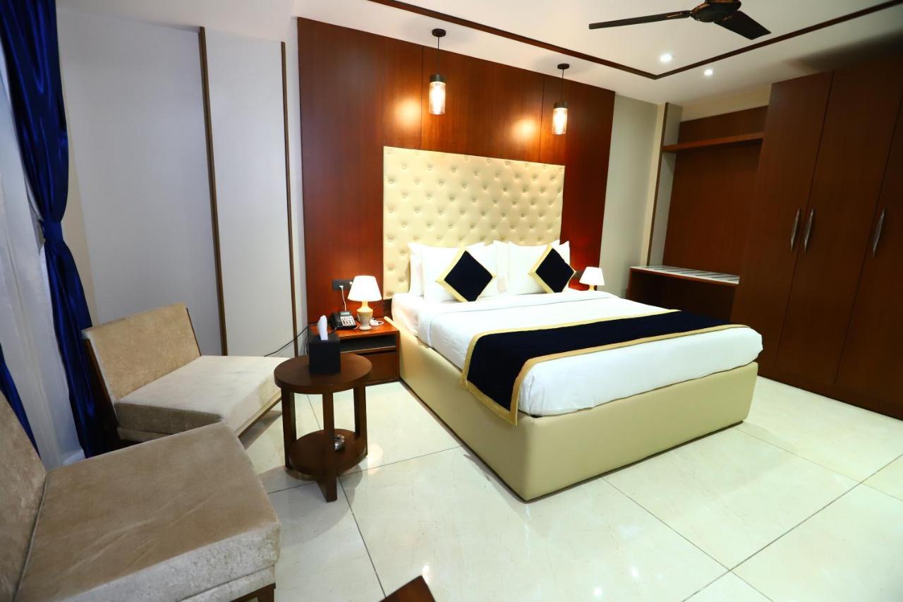 Sanca International Hotel In Patel Nagar Delhi New Delhi Bagian luar foto