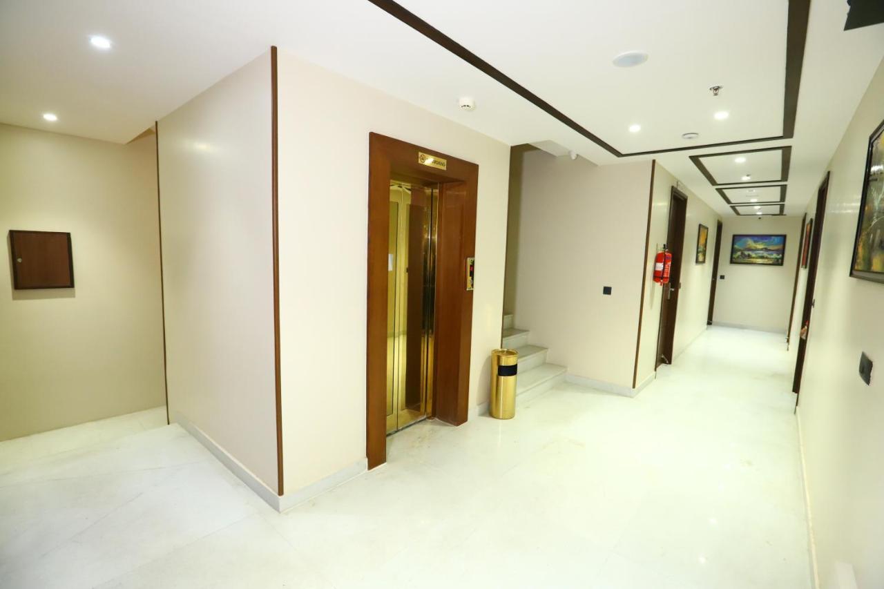 Sanca International Hotel In Patel Nagar Delhi New Delhi Bagian luar foto