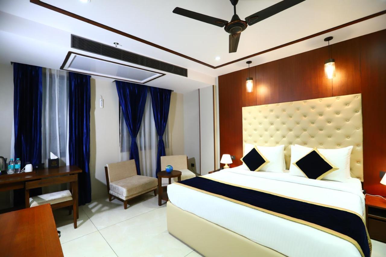 Sanca International Hotel In Patel Nagar Delhi New Delhi Bagian luar foto