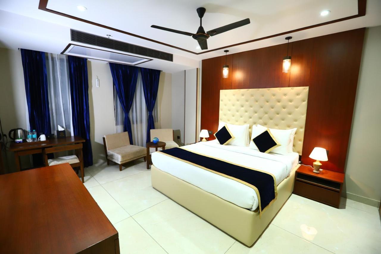Sanca International Hotel In Patel Nagar Delhi New Delhi Bagian luar foto