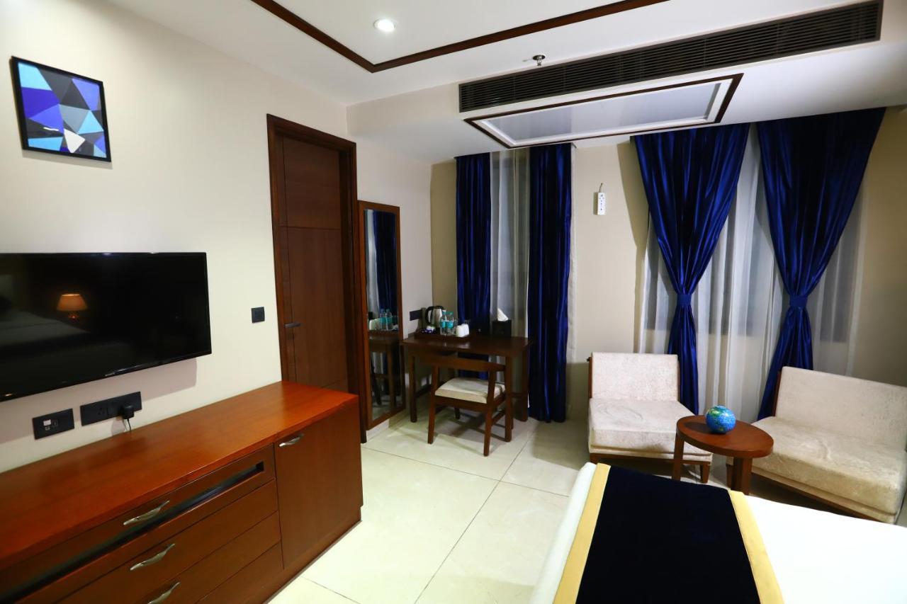 Sanca International Hotel In Patel Nagar Delhi New Delhi Bagian luar foto