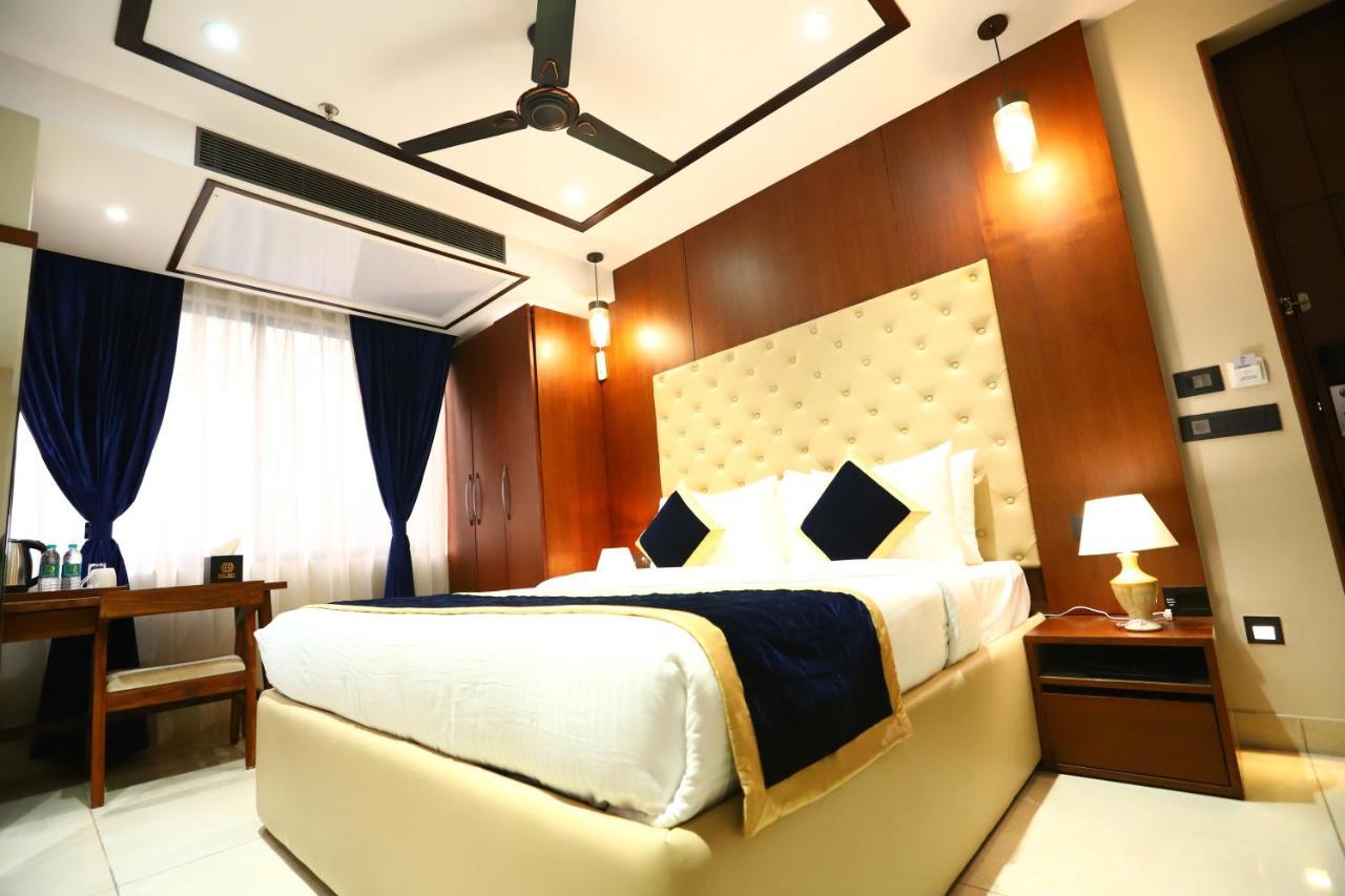 Sanca International Hotel In Patel Nagar Delhi New Delhi Bagian luar foto
