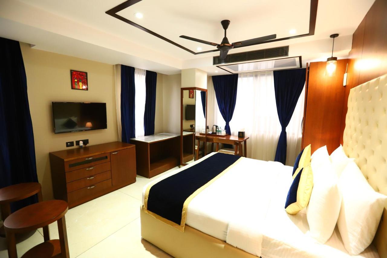 Sanca International Hotel In Patel Nagar Delhi New Delhi Bagian luar foto