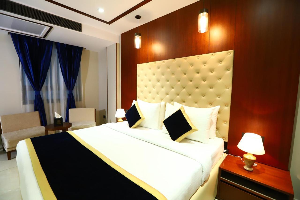 Sanca International Hotel In Patel Nagar Delhi New Delhi Bagian luar foto