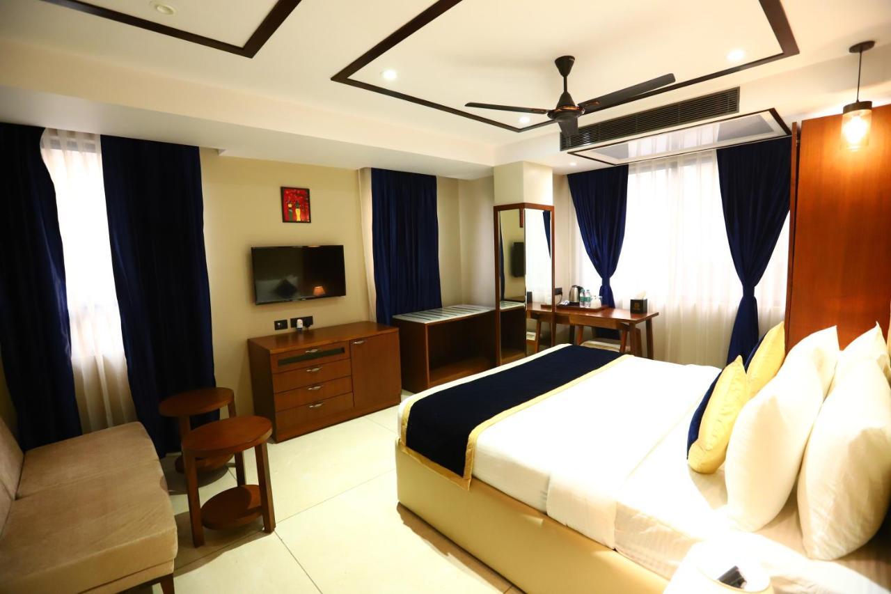 Sanca International Hotel In Patel Nagar Delhi New Delhi Bagian luar foto